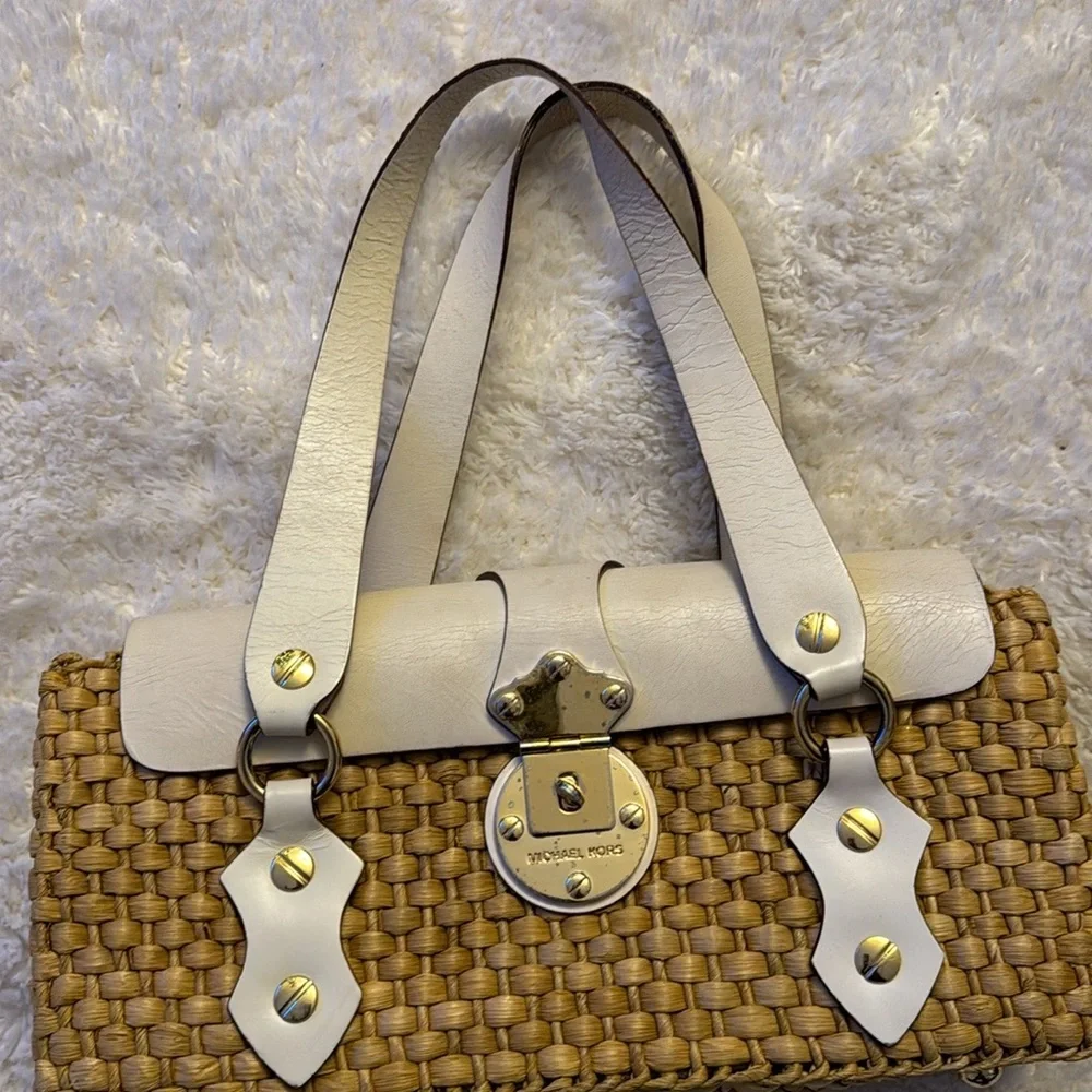 Michael Kors Santorini East West Straw. Strap need repaired - Picture 1 of 5